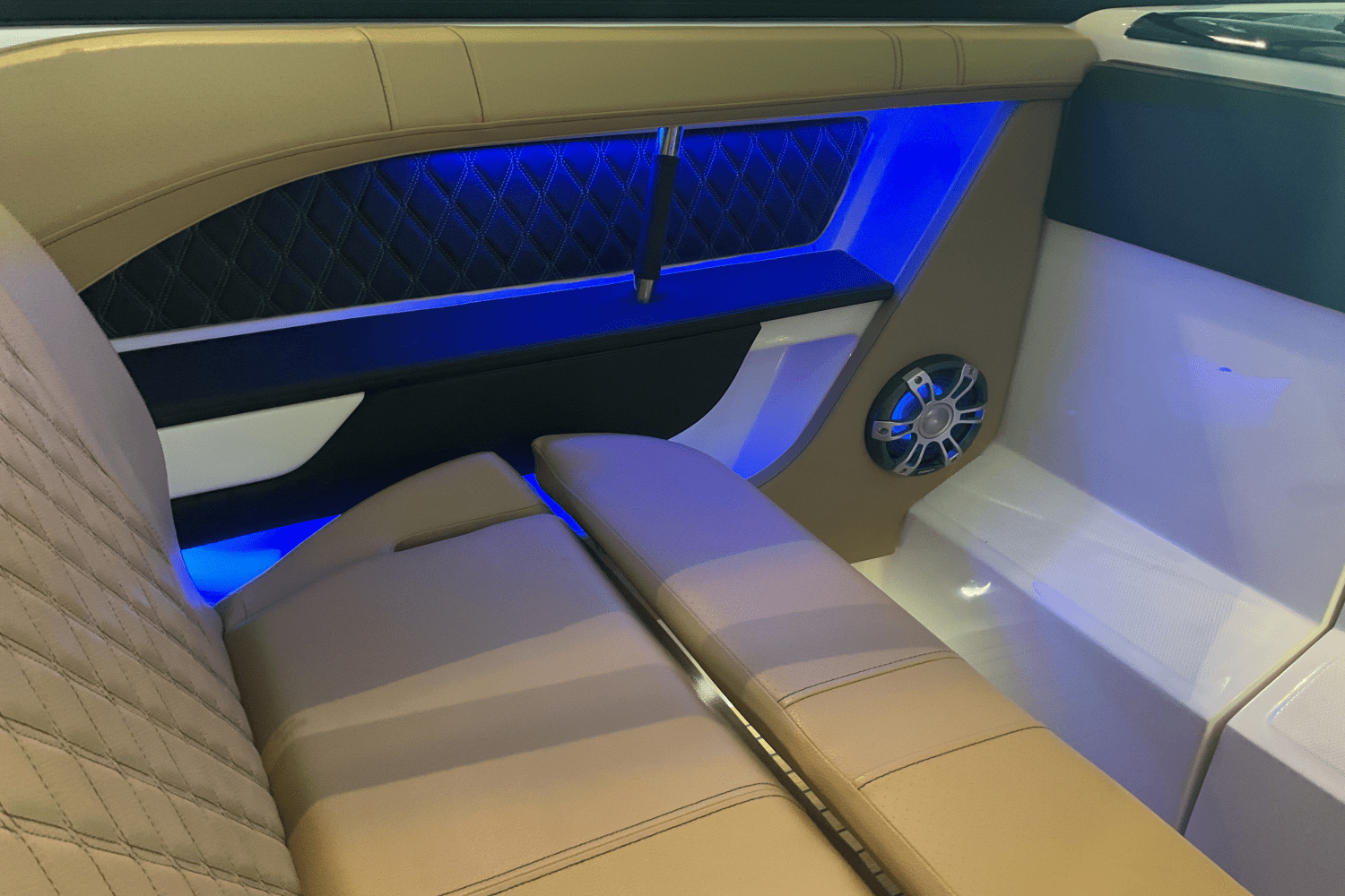 2026 Sea Ray 310SLX-OB Image Thumbnail #39