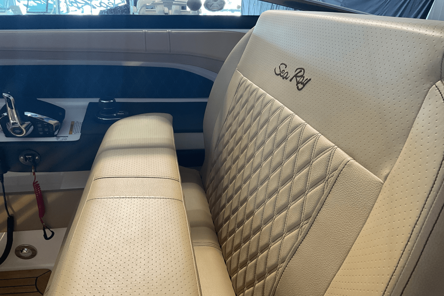 2026 Sea Ray 310SLX-OB Image Thumbnail #20