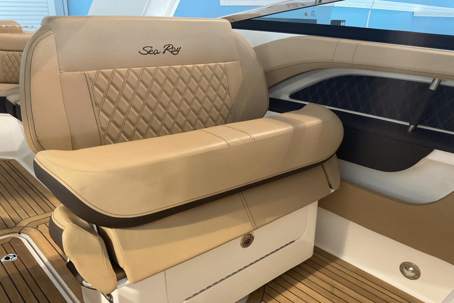 2026 Sea Ray 310SLX-OB Image Thumbnail #21