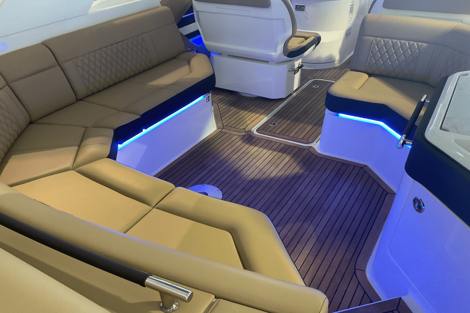 2026 Sea Ray 310SLX-OB Image Thumbnail #38