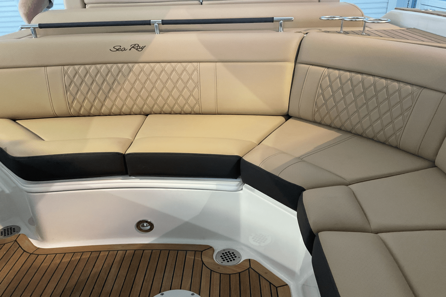 2026 Sea Ray 310SLX-OB Image Thumbnail #31