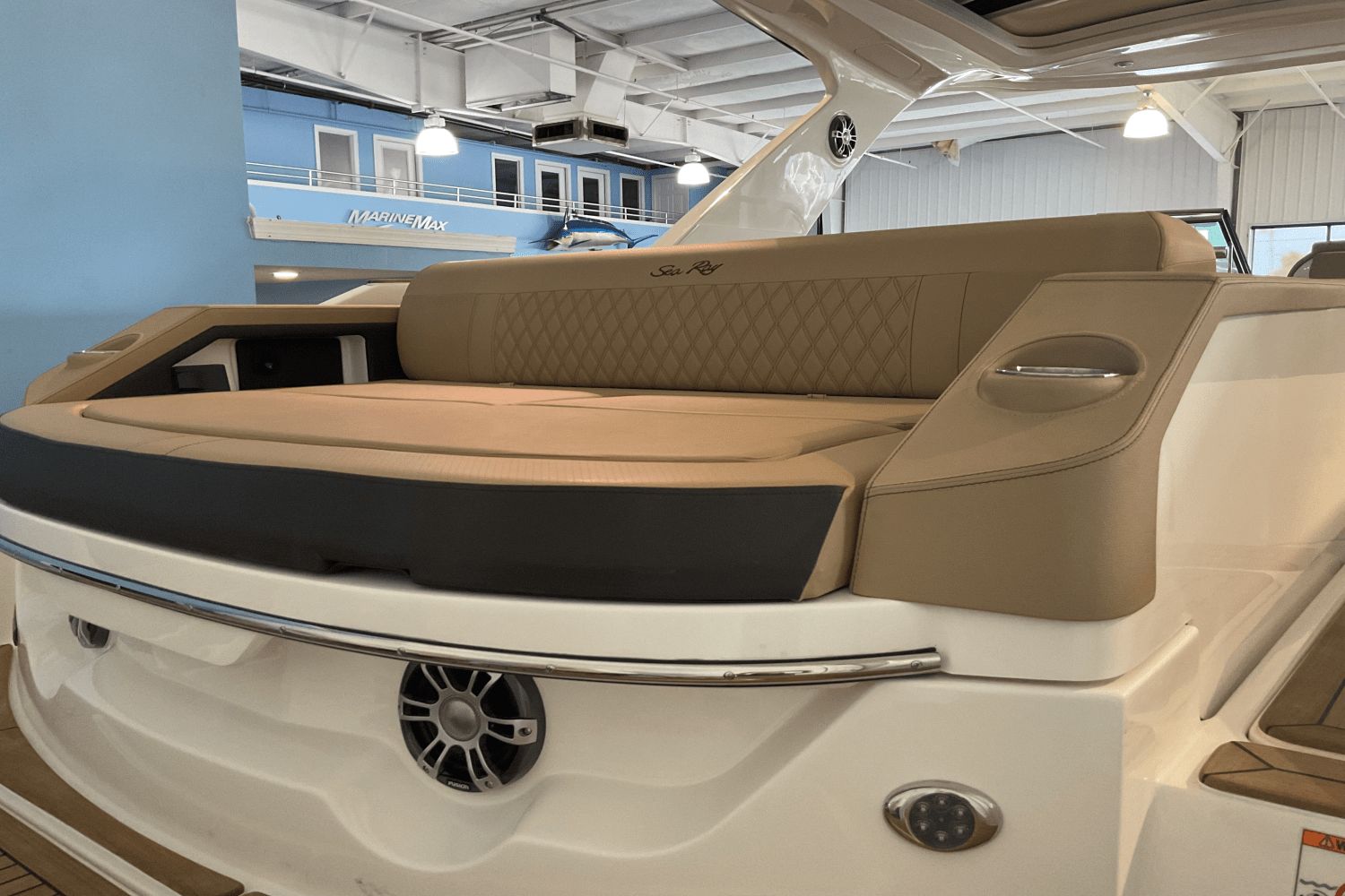 2026 Sea Ray 310SLX-OB Image Thumbnail #5