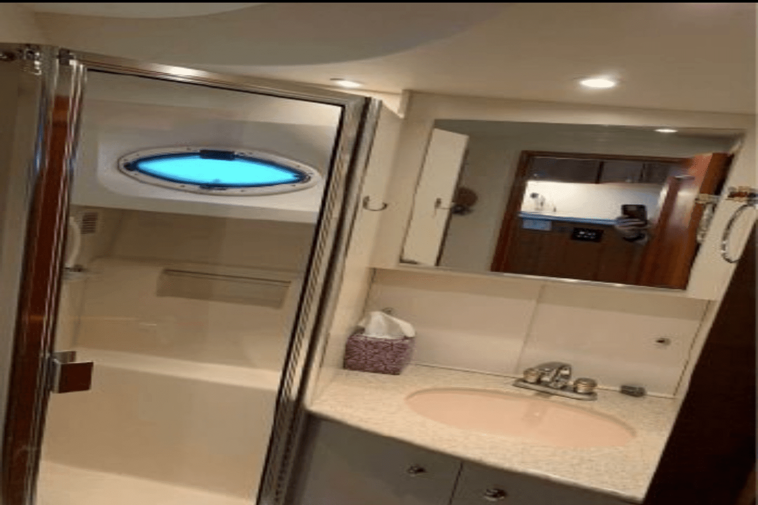 2001 Silverton
                                                             392 MOTOR YACHT Image Thumbnail #26