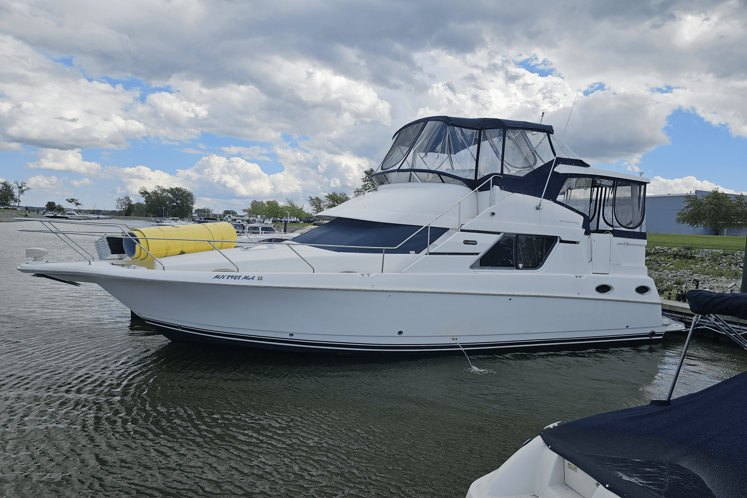 2001 Silverton
                                                             392 MOTOR YACHT Image Thumbnail #2