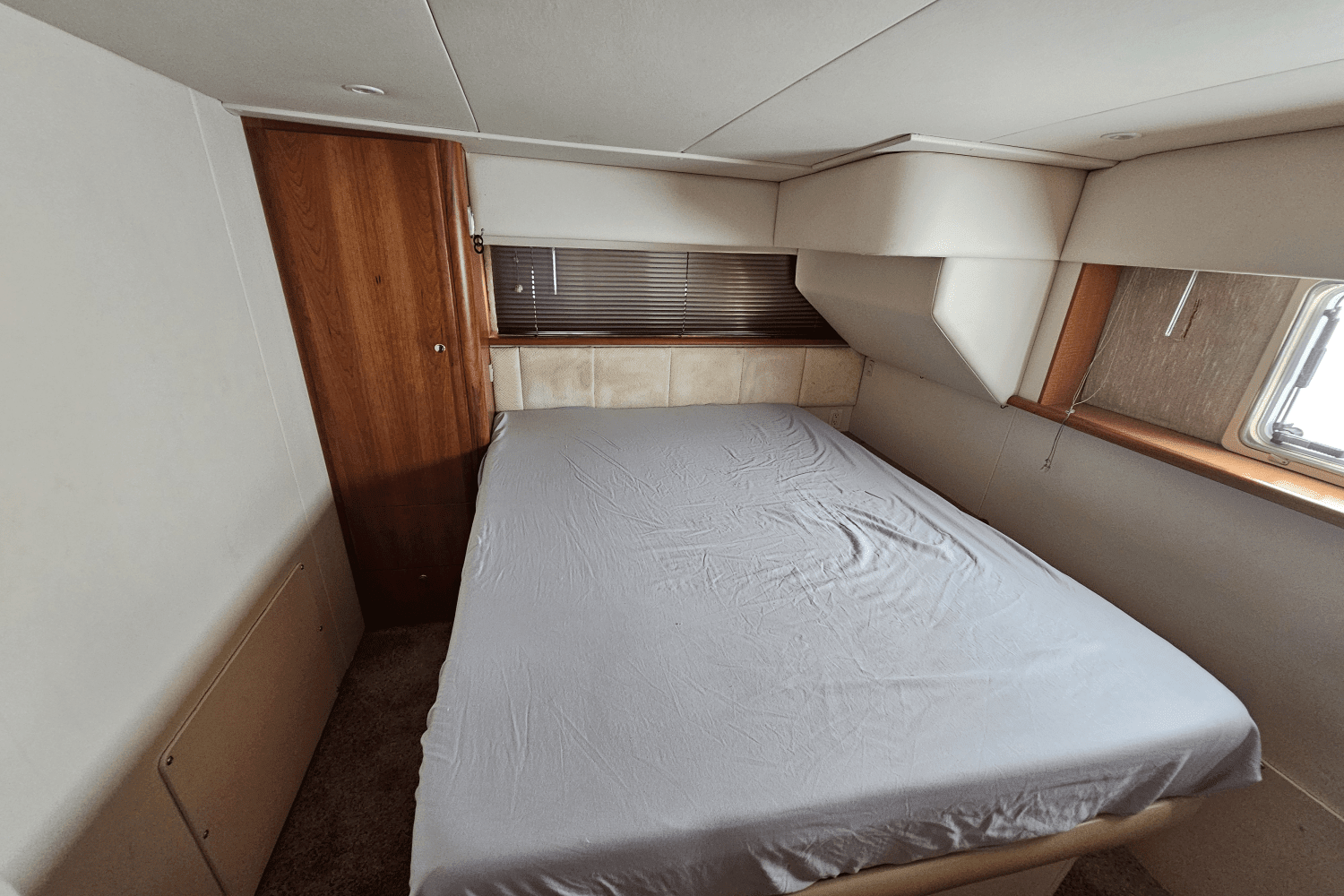 2001 Silverton
                                                             392 MOTOR YACHT Image Thumbnail #21