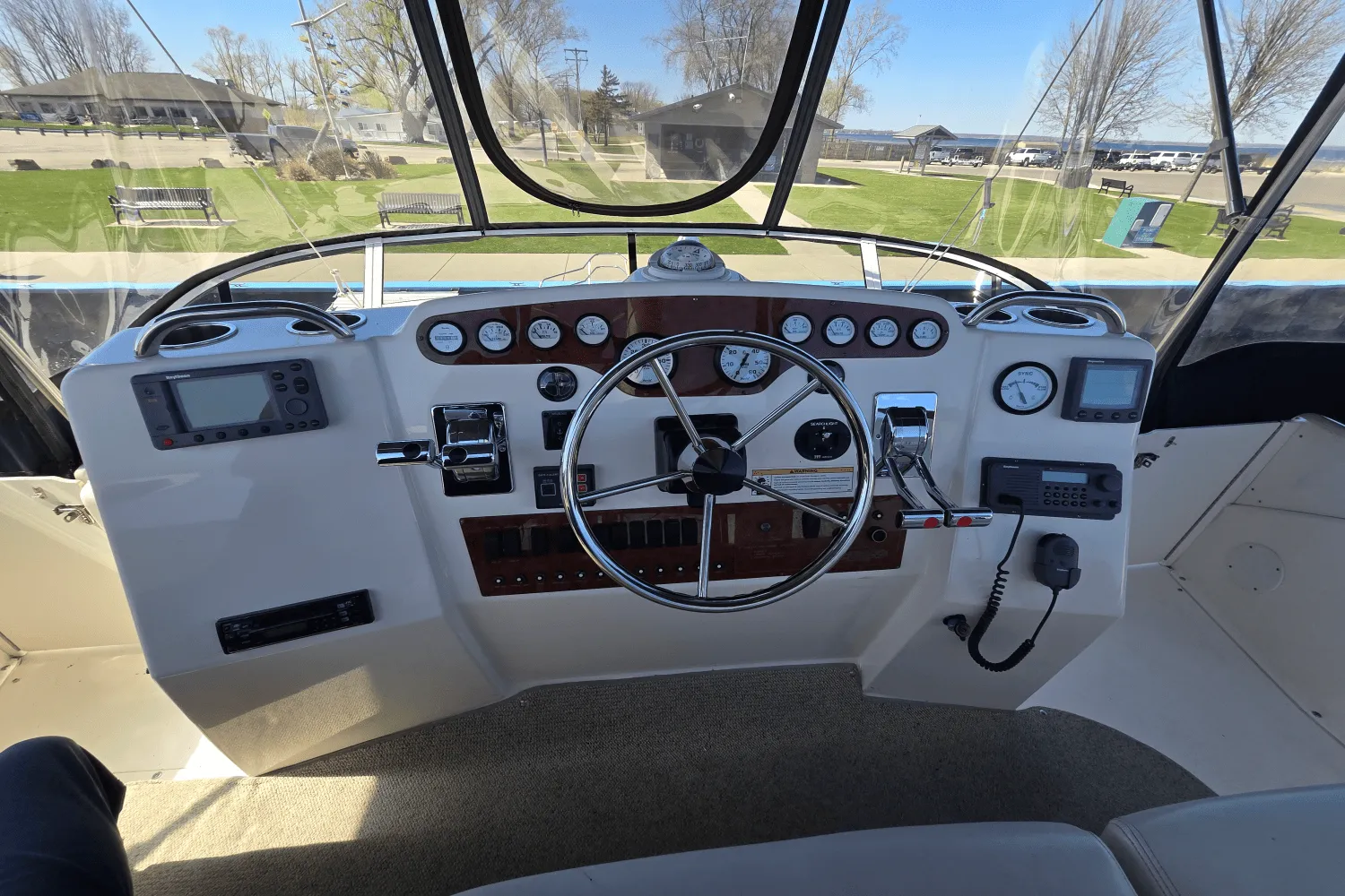 2001 Silverton 392 MOTOR YACHT Image Thumbnail #13