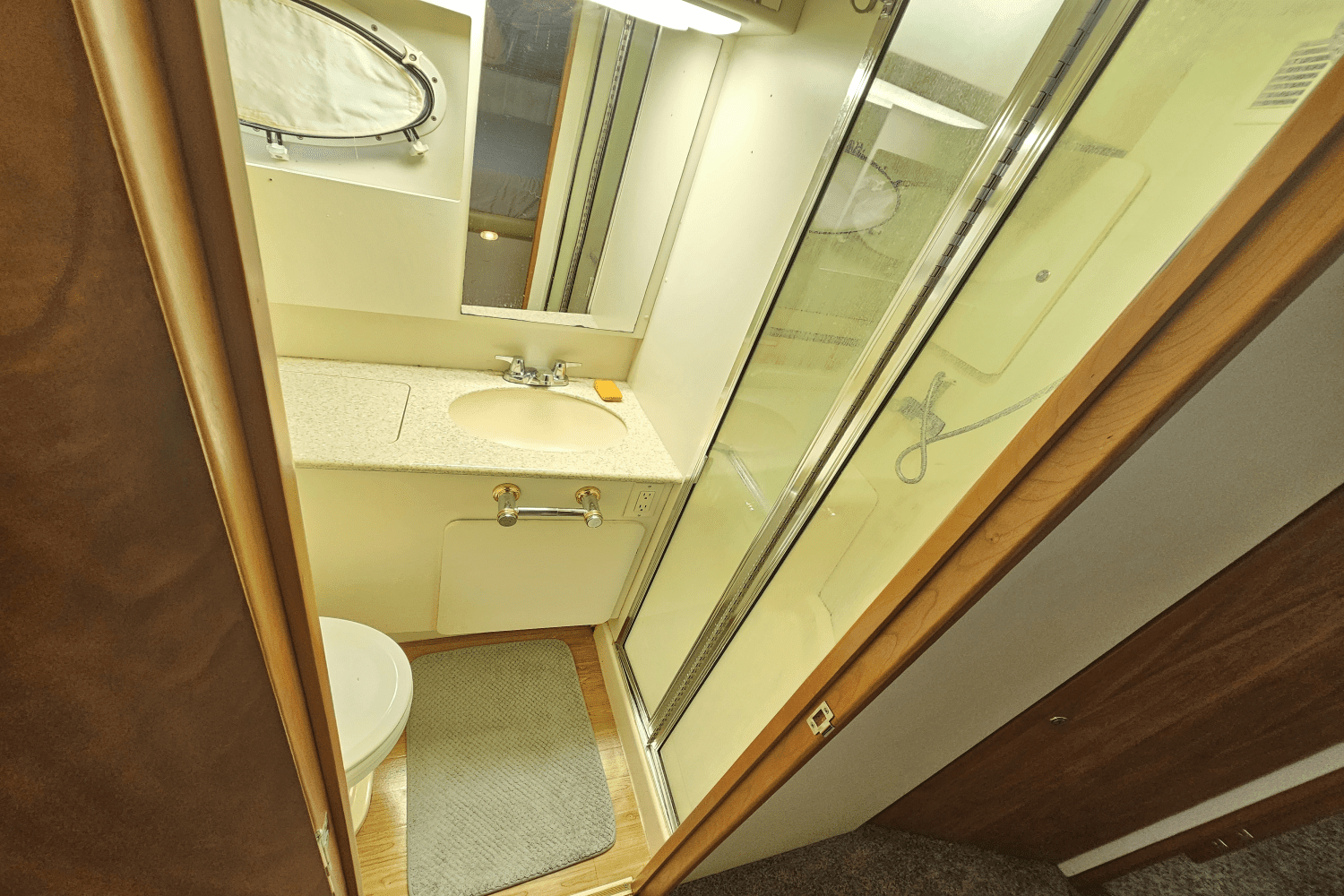 2001 Silverton
                                                             392 MOTOR YACHT Image Thumbnail #29