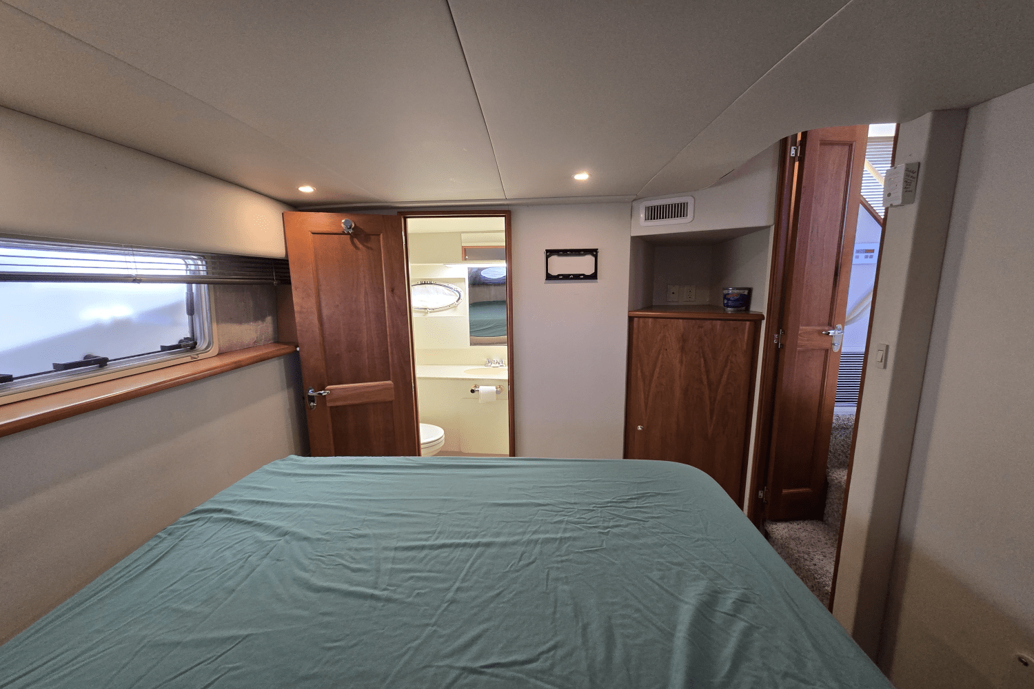 2001 Silverton 392 MOTOR YACHT Image Thumbnail #47