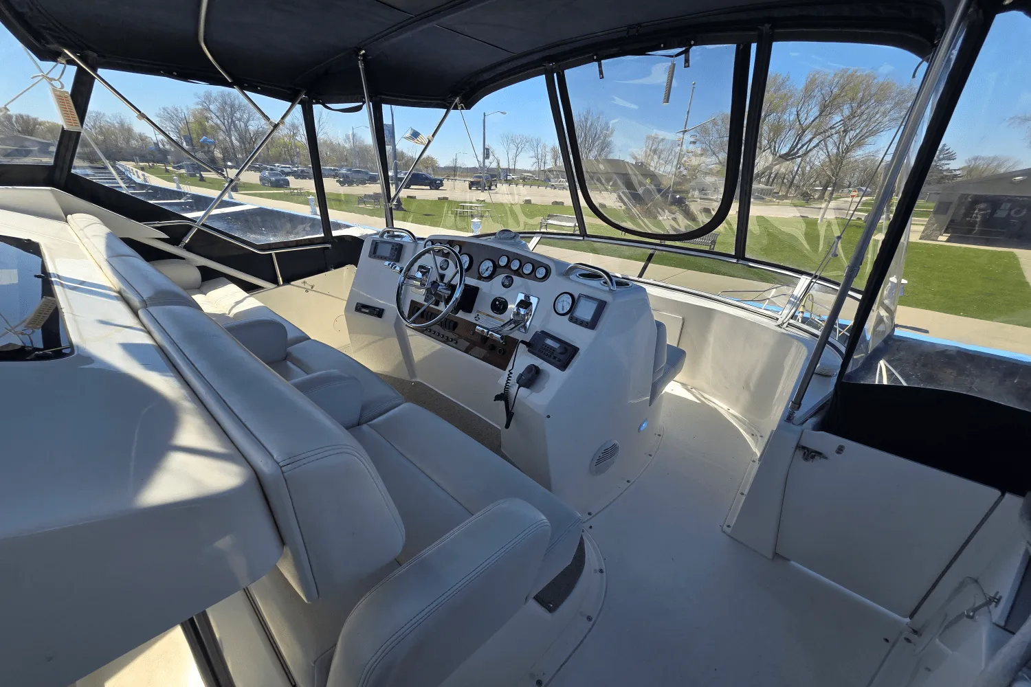 2001 Silverton 392 MOTOR YACHT Image Thumbnail #22