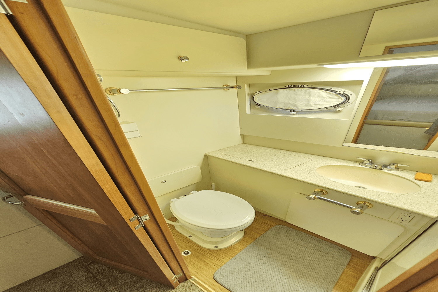 2001 Silverton
                                                             392 MOTOR YACHT Image Thumbnail #28