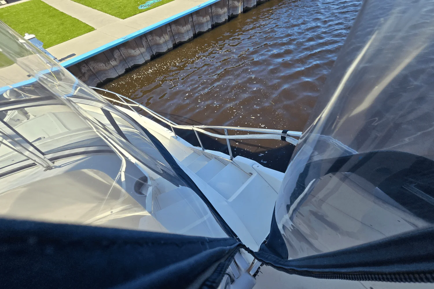 2001 Silverton 392 MOTOR YACHT Image Thumbnail #15