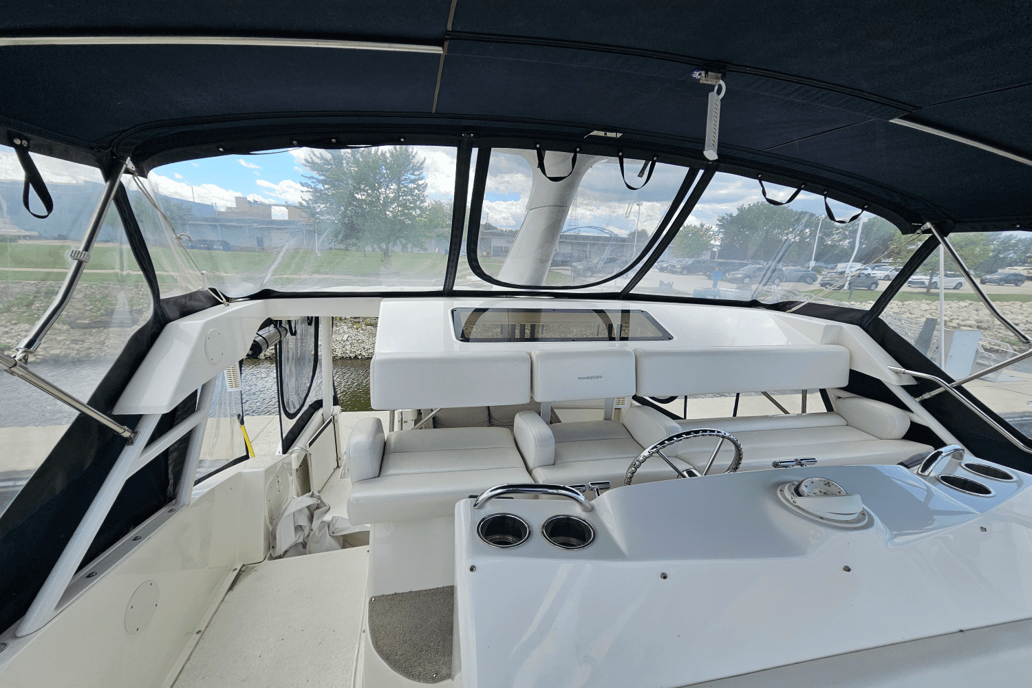 2001 Silverton 392 MOTOR YACHT Image Thumbnail #24