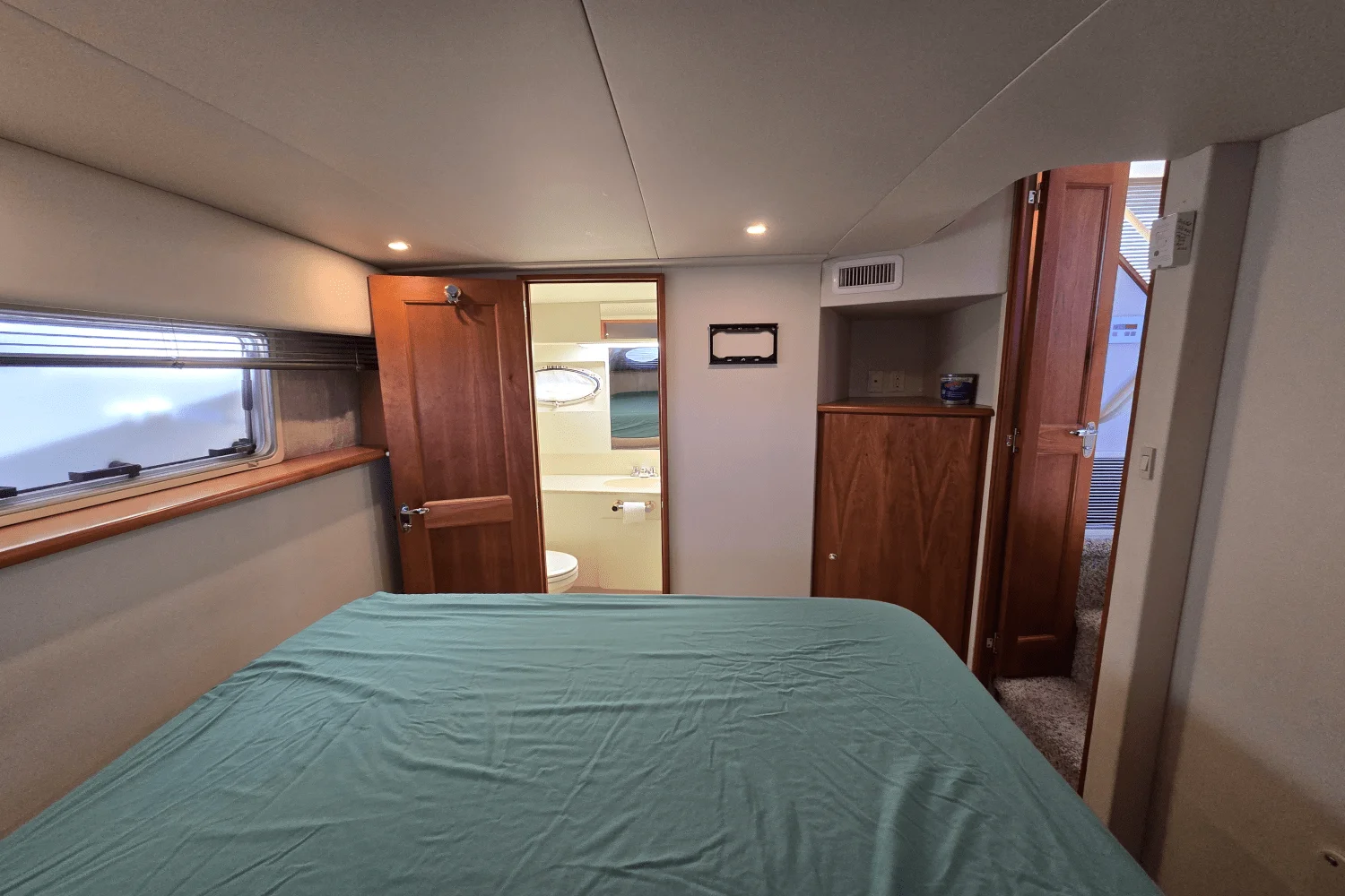 2001 Silverton 392 MOTOR YACHT Image Thumbnail #47