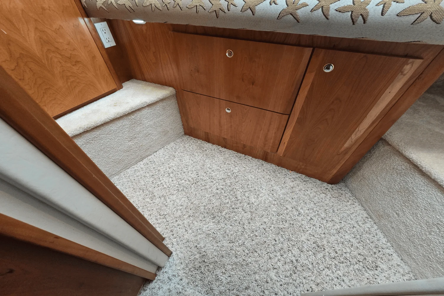 2001 Silverton 392 MOTOR YACHT Image Thumbnail #41