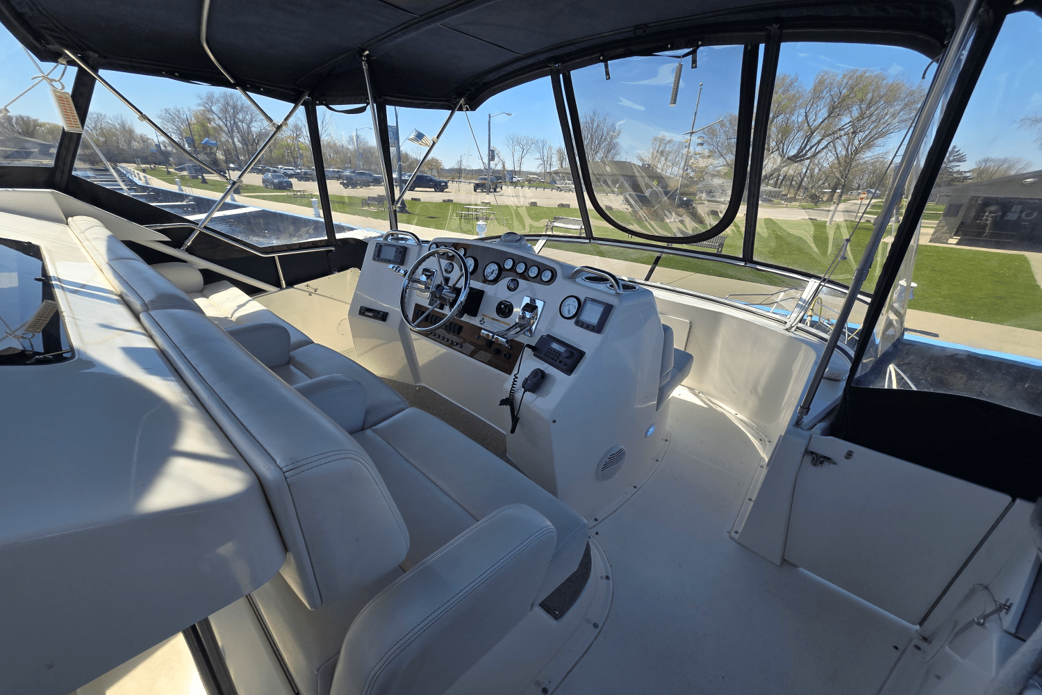 2001 Silverton 392 MOTOR YACHT Image Thumbnail #22