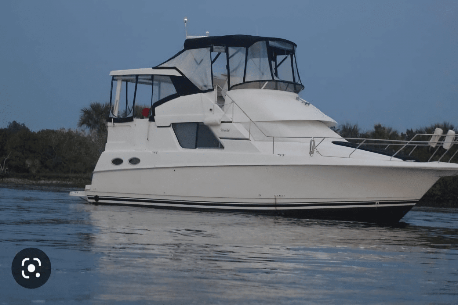 2001 Silverton 392 MOTOR YACHT Image Thumbnail #3