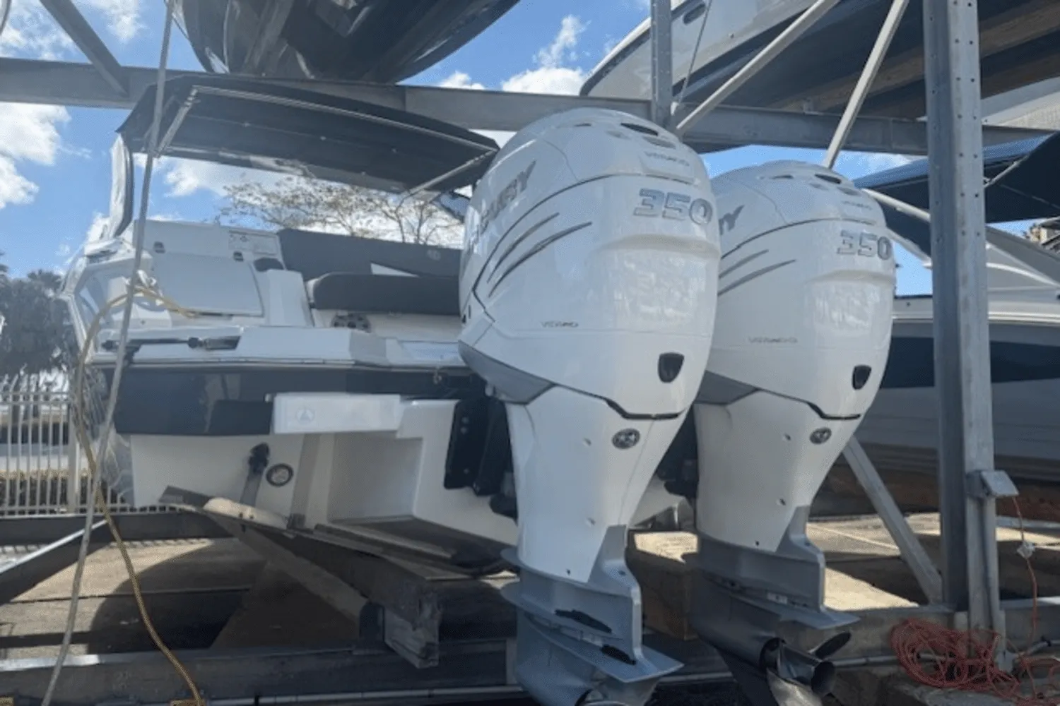 2019 Cruisers Yachts 338 GLS OB Image Thumbnail #11