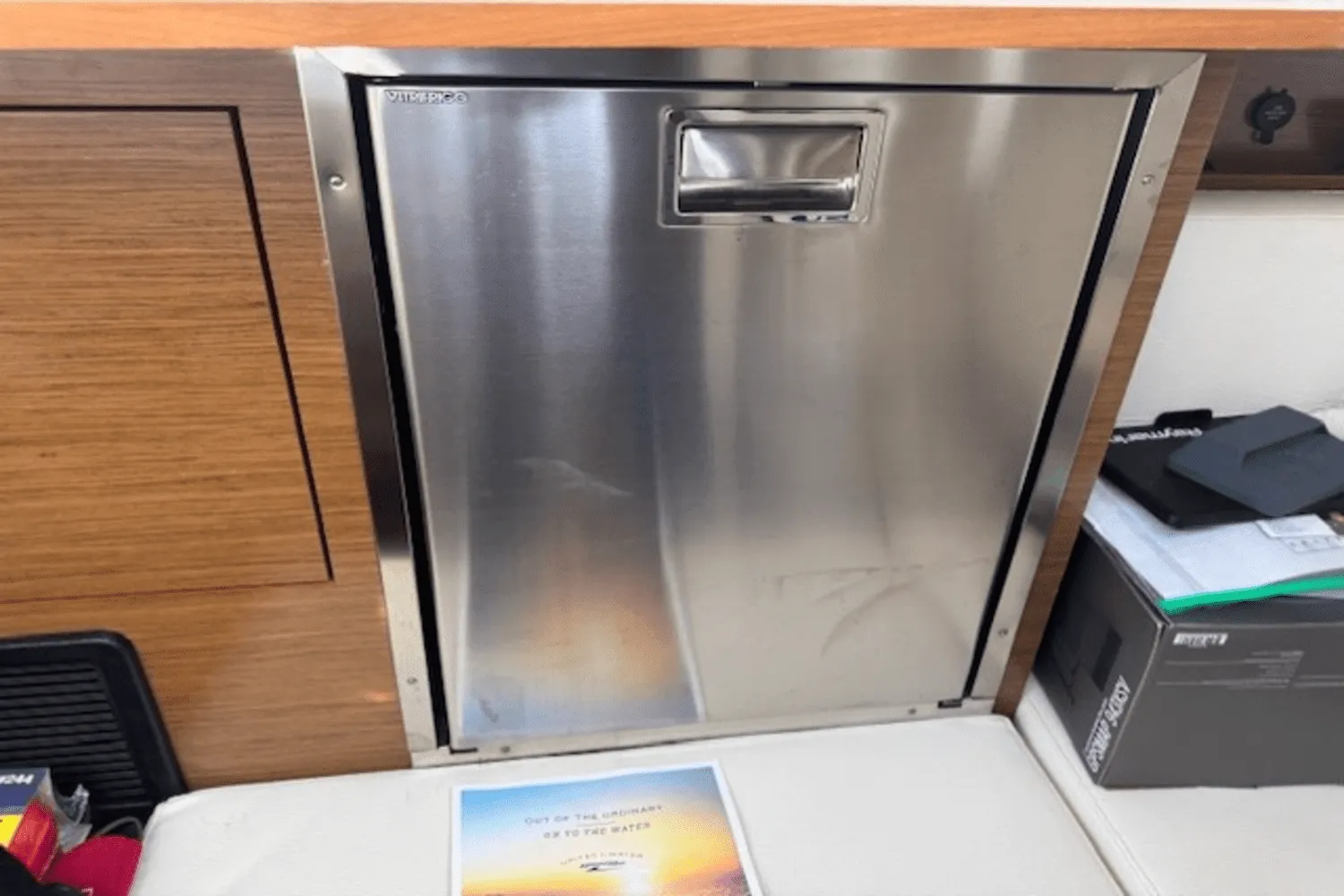 2019 Cruisers Yachts 338 GLS OB Image Thumbnail #45