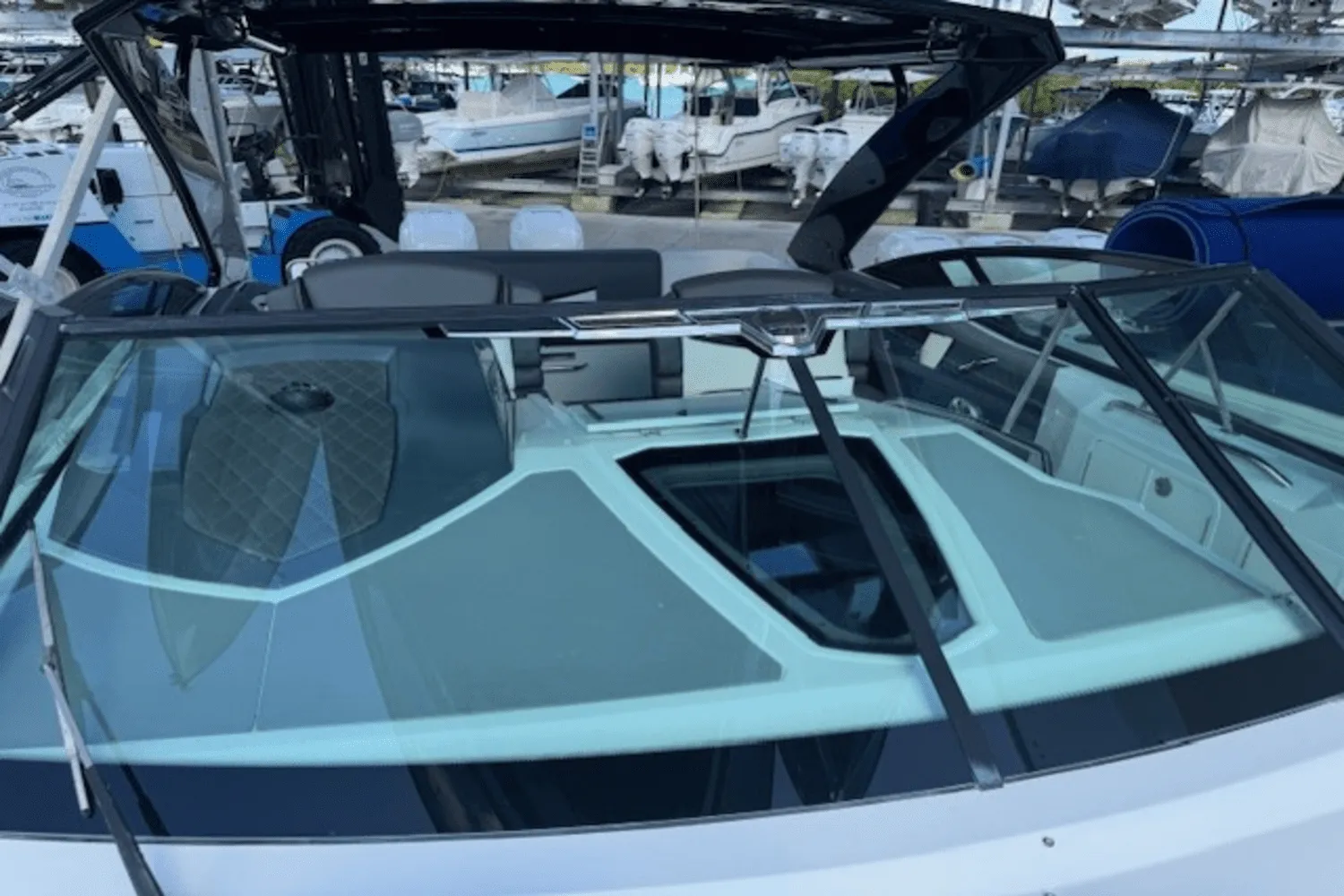 2019 Cruisers Yachts 338 GLS OB Image Thumbnail #38