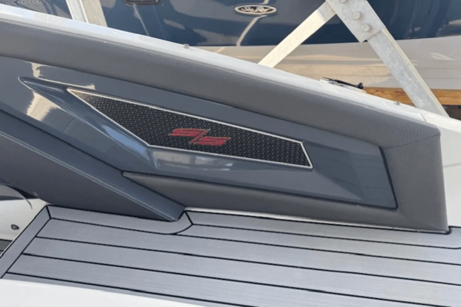 2019 Cruisers Yachts 338 GLS OB Image Thumbnail #22
