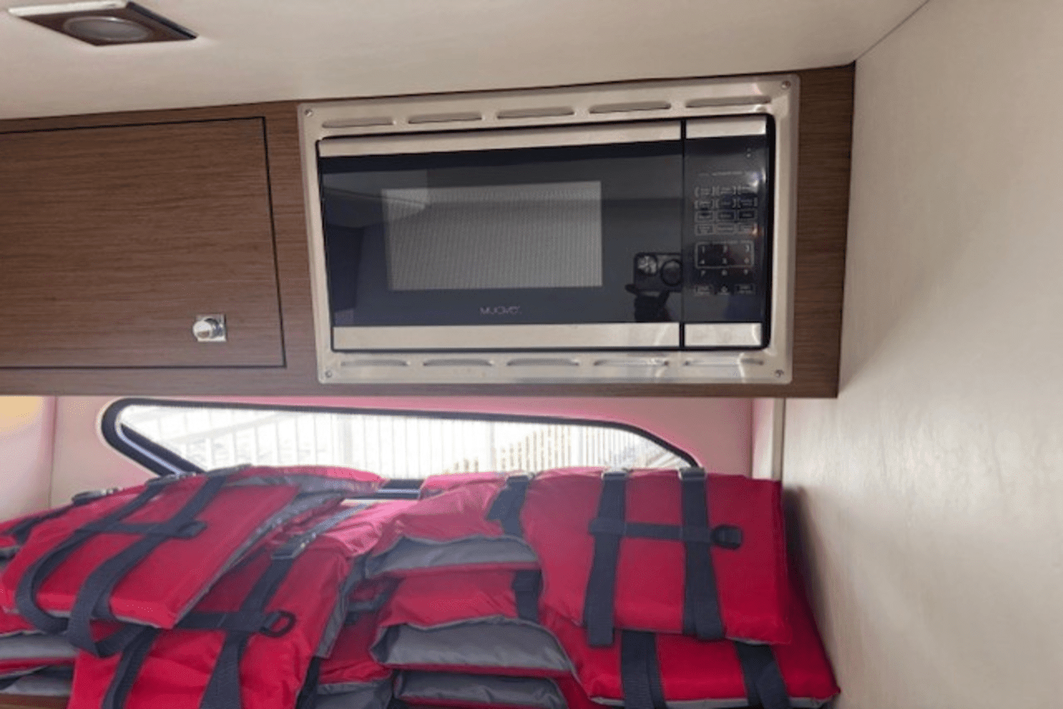 2019 Cruisers Yachts 338 GLS OB Image Thumbnail #40
