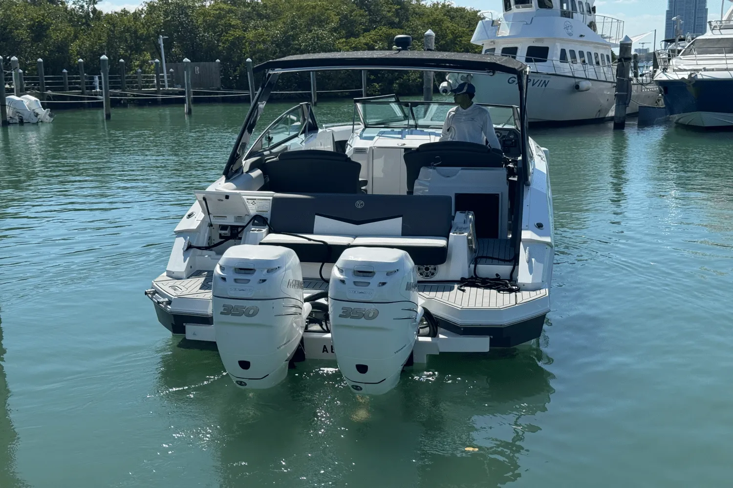 2019 Cruisers Yachts 338 GLS OB Image Thumbnail #1