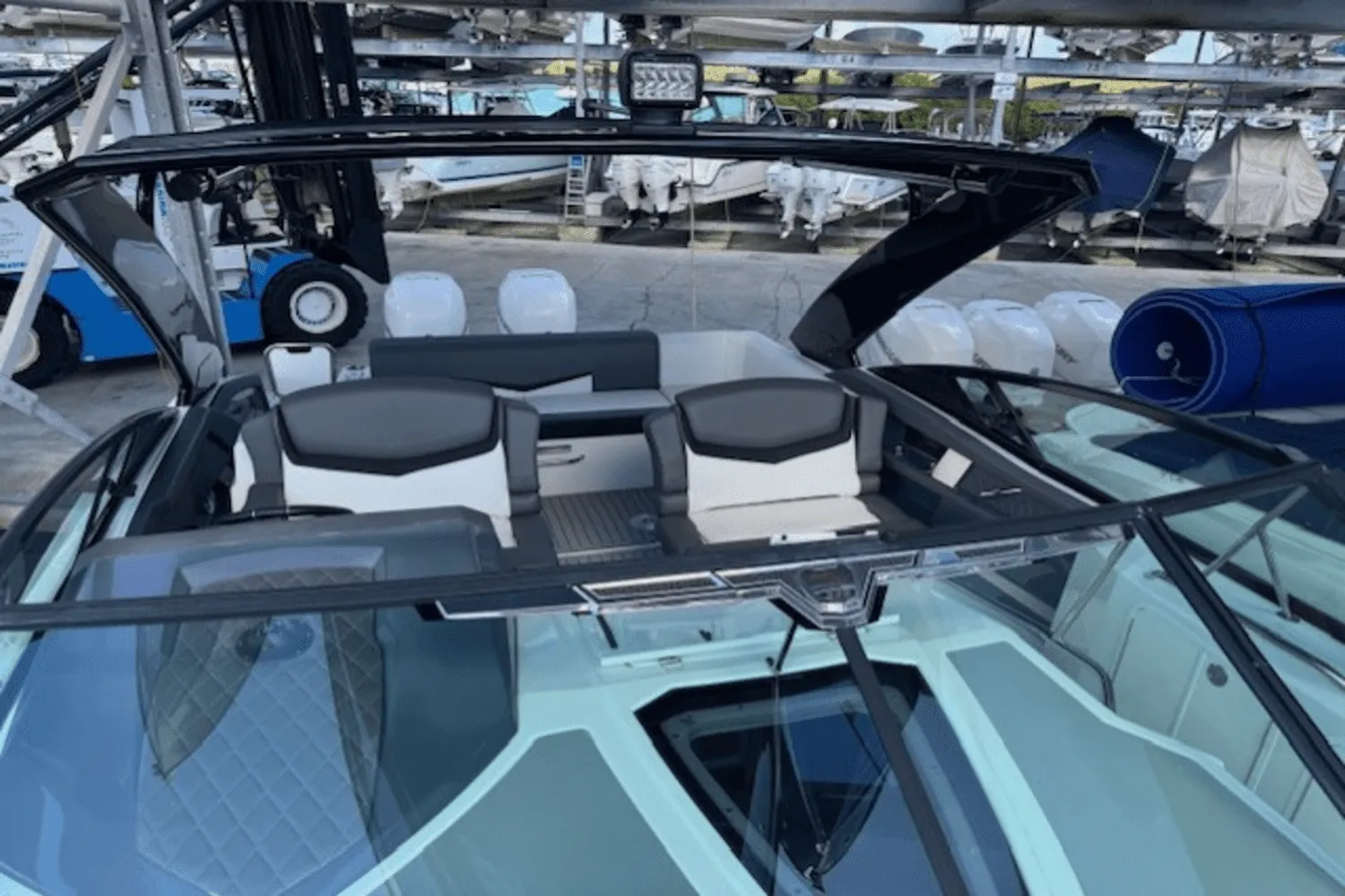 2019 Cruisers Yachts 338 GLS OB Image Thumbnail #39
