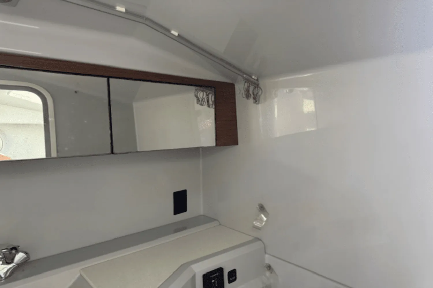 2019 Cruisers Yachts 338 GLS OB Image Thumbnail #50