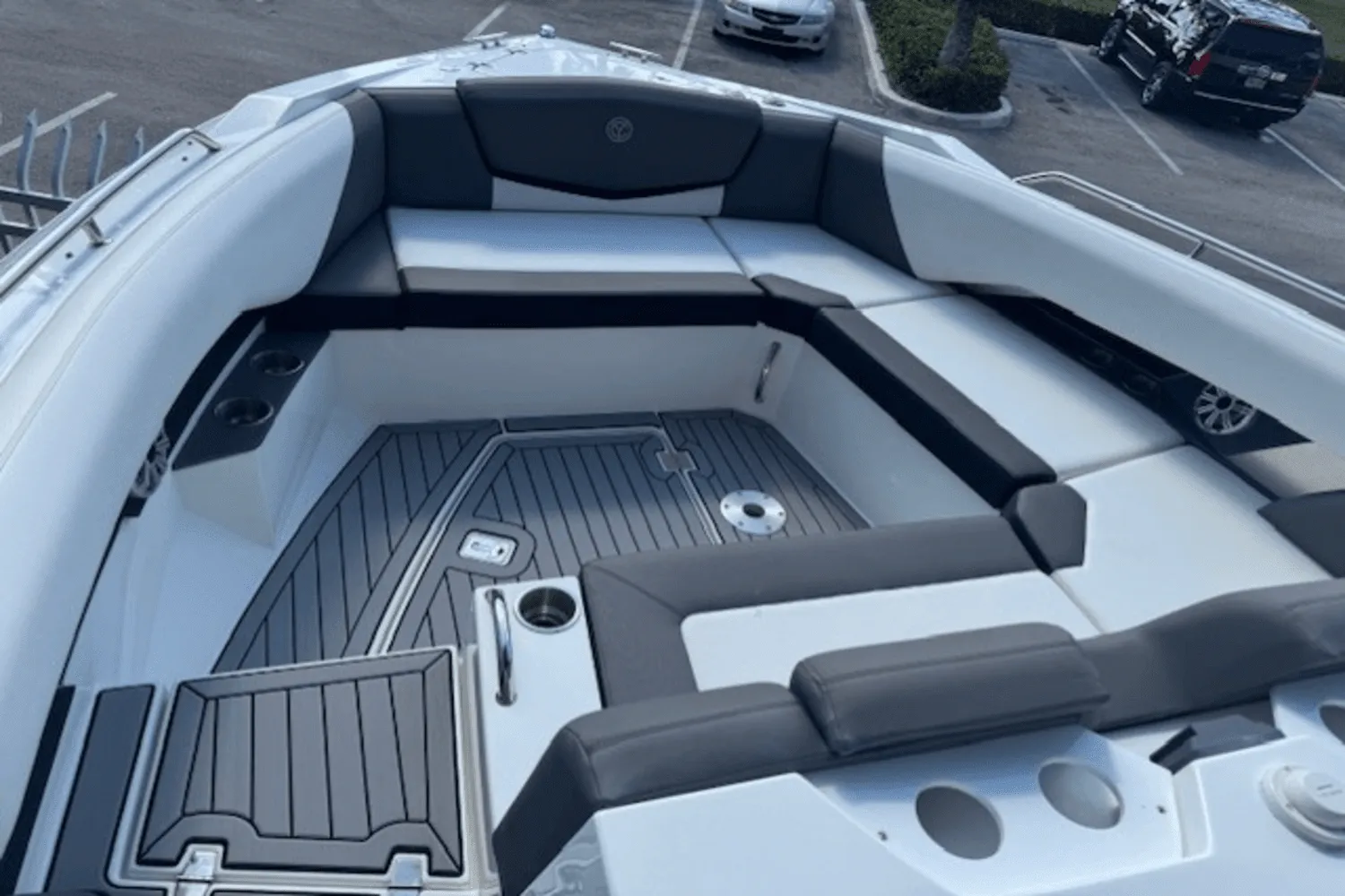 2019 Cruisers Yachts 338 GLS OB Image Thumbnail #35
