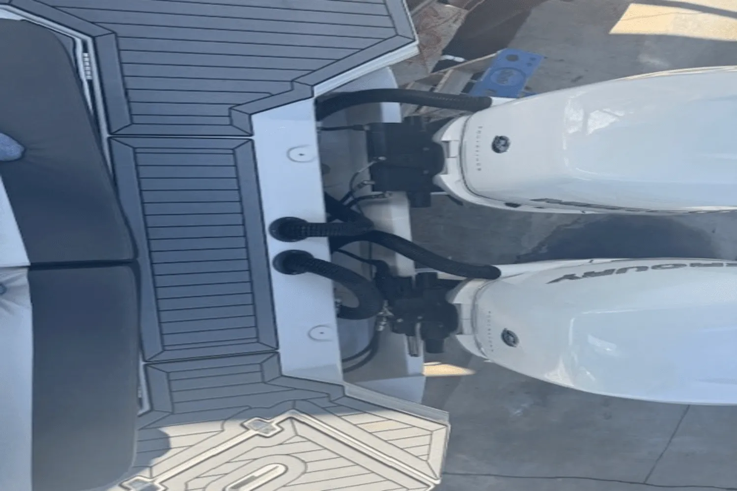 2019 Cruisers Yachts 338 GLS OB Image Thumbnail #17