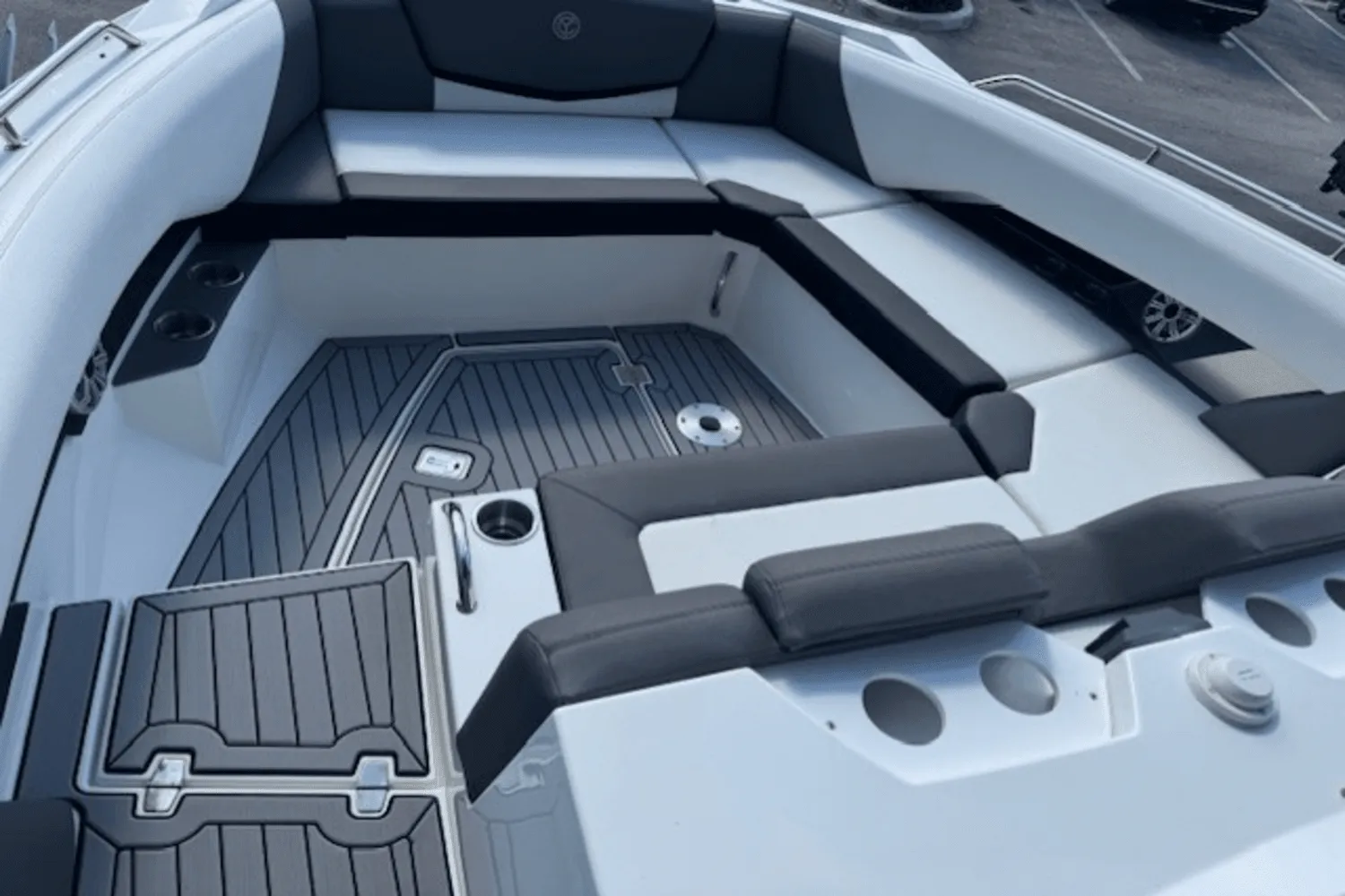 2019 Cruisers Yachts 338 GLS OB Image Thumbnail #34