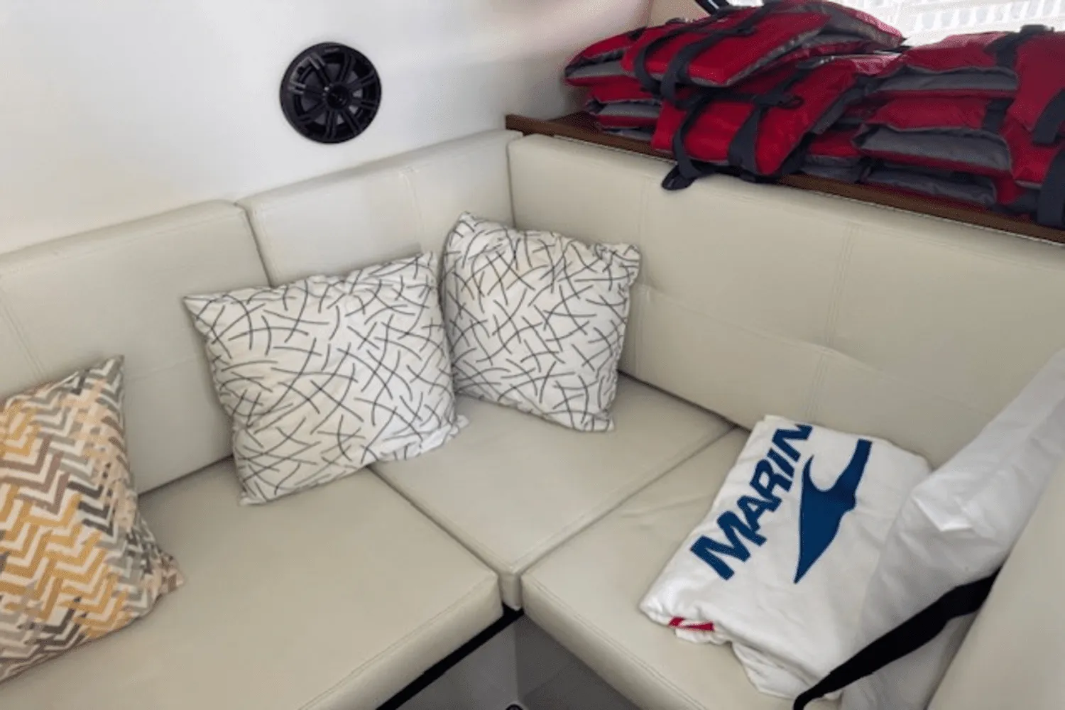 2019 Cruisers Yachts 338 GLS OB Image Thumbnail #42
