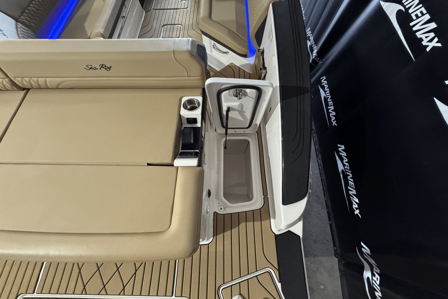 2025 Sea Ray SLX 280 Image Thumbnail #24