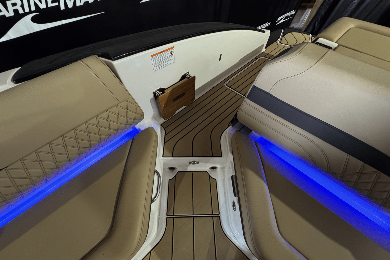 2025 Sea Ray SLX 280 Image Thumbnail #25