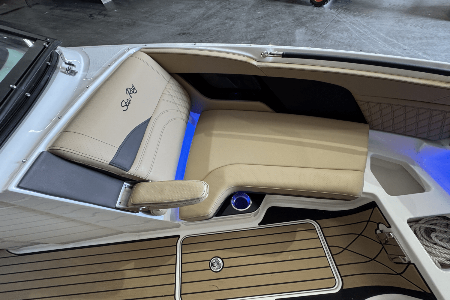 2025 Sea Ray SLX 280 Image Thumbnail #66
