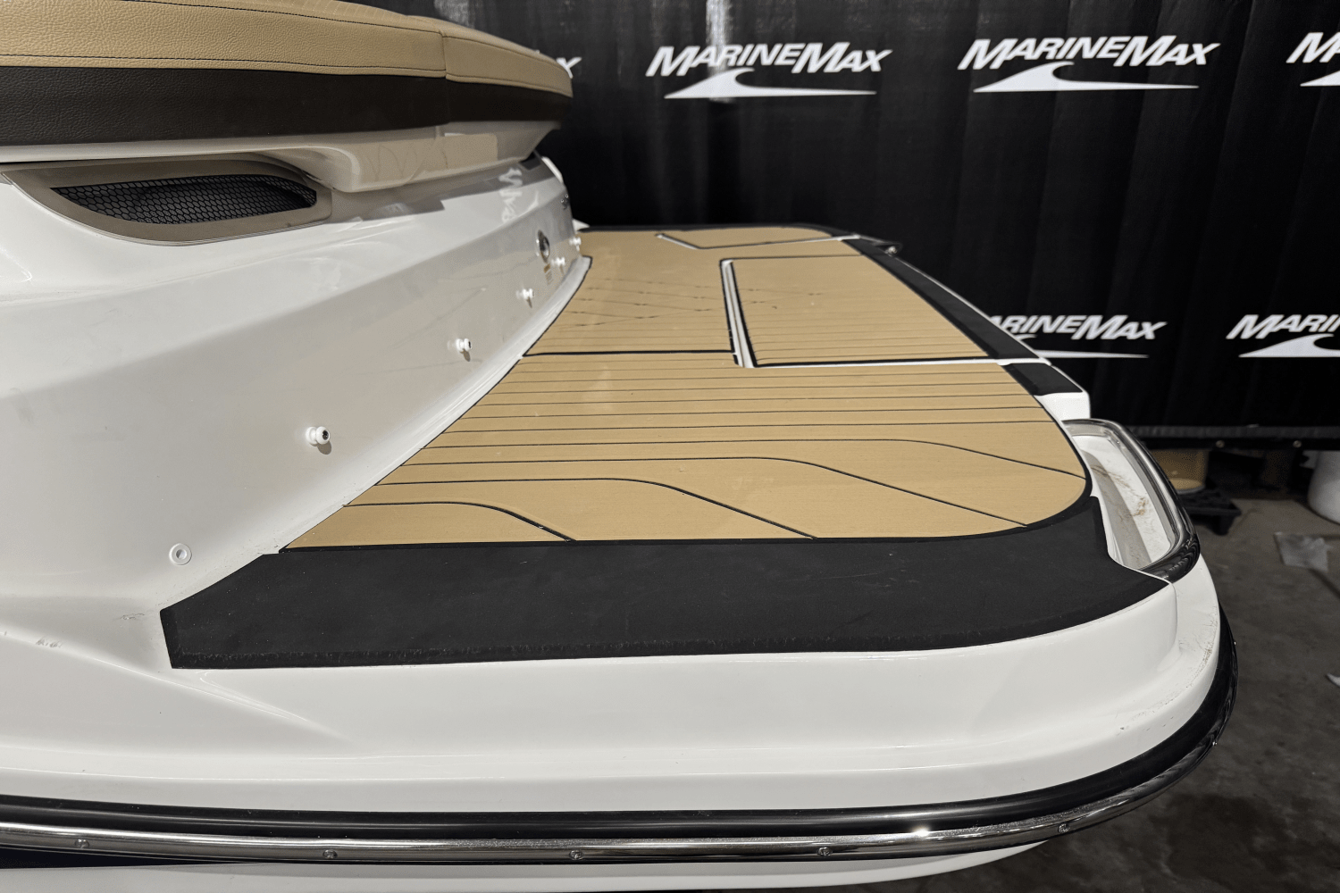 2025 Sea Ray SLX 280 Image Thumbnail #11
