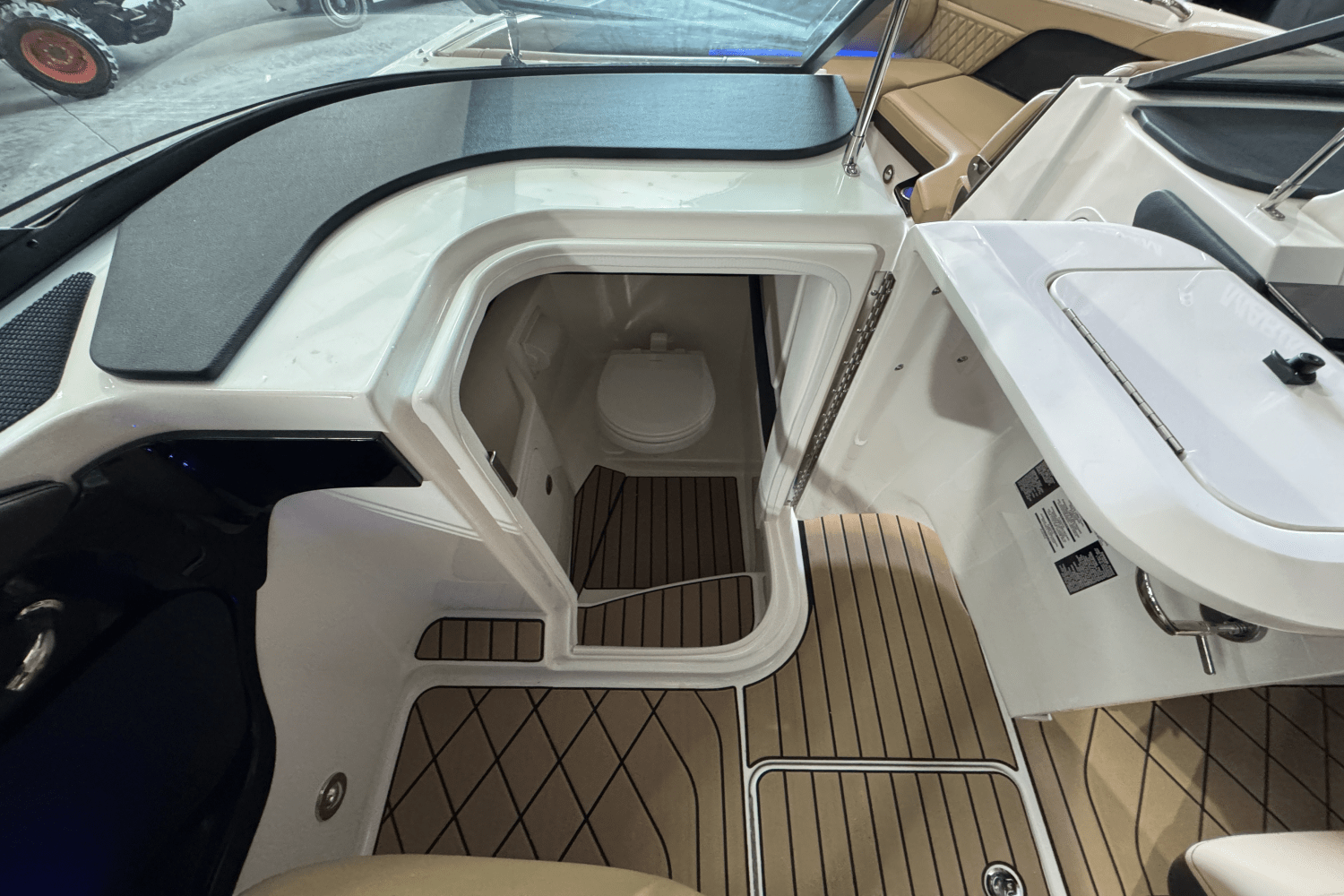 2025 Sea Ray SLX 280 Image Thumbnail #40