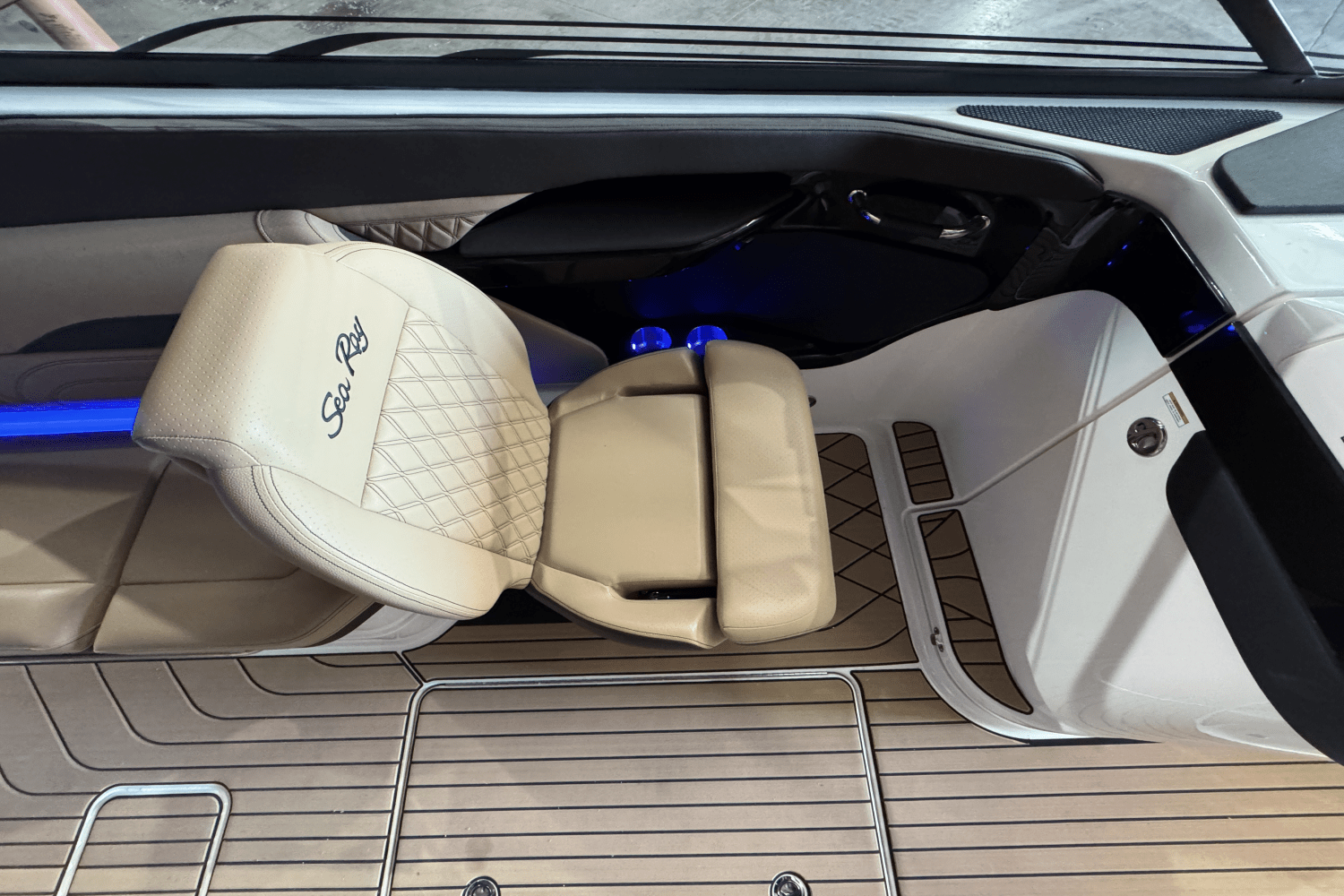 2025 Sea Ray SLX 280 Image Thumbnail #35