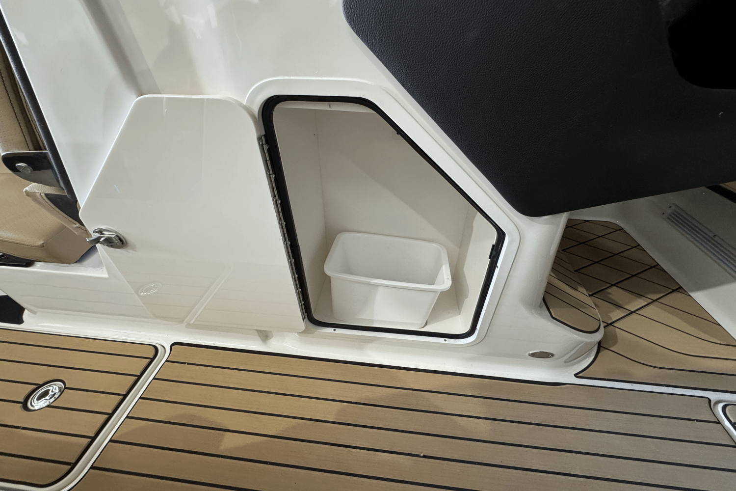 2025 Sea Ray SLX 280 Image Thumbnail #55