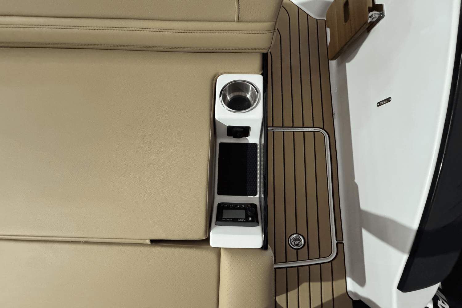 2025 Sea Ray SLX 280 Image Thumbnail #21