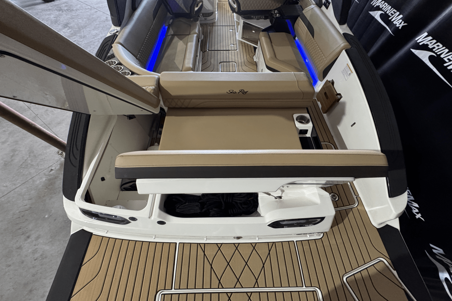 2025 Sea Ray SLX 280 Image Thumbnail #16