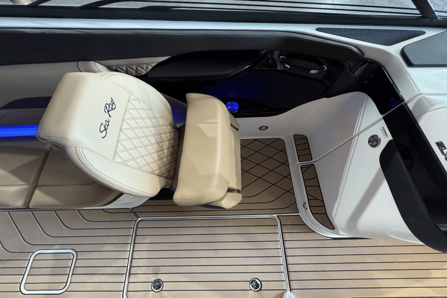 2025 Sea Ray SLX 280 Image Thumbnail #36