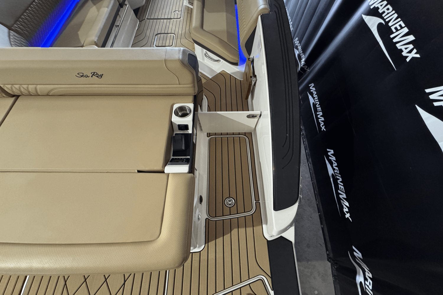 2025 Sea Ray SLX 280 Image Thumbnail #23