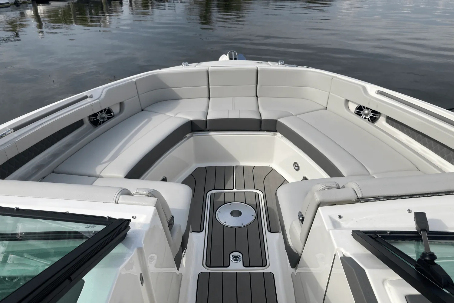 2026 Sea Ray SLX 310 Image Thumbnail #29