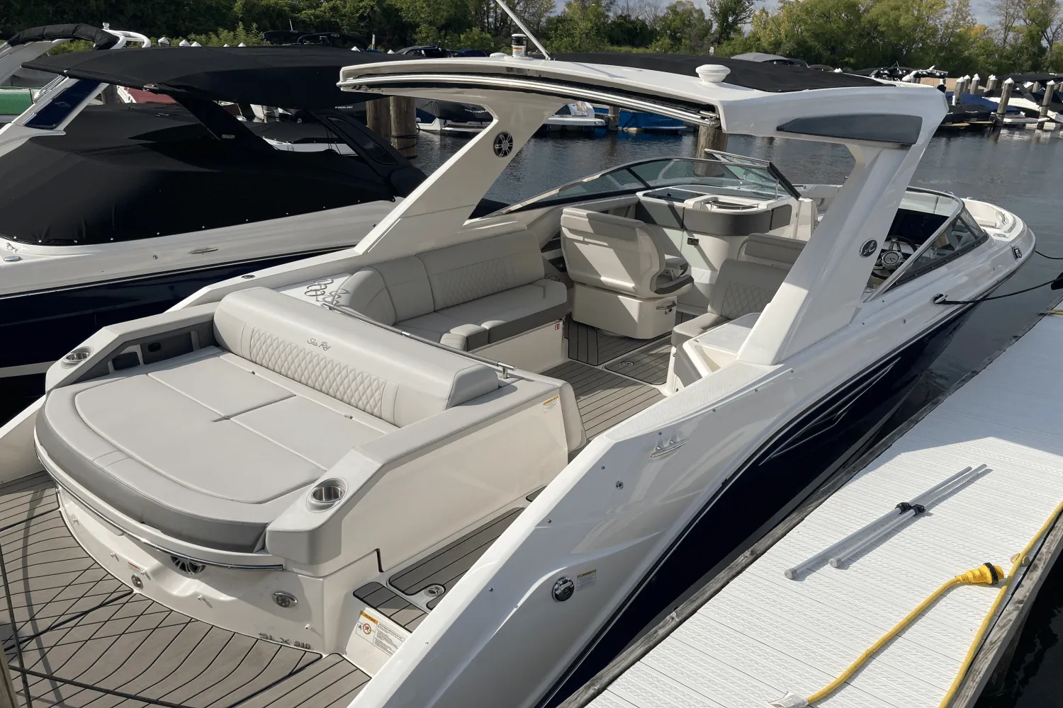 2026 Sea Ray SLX 310 Image Thumbnail #14