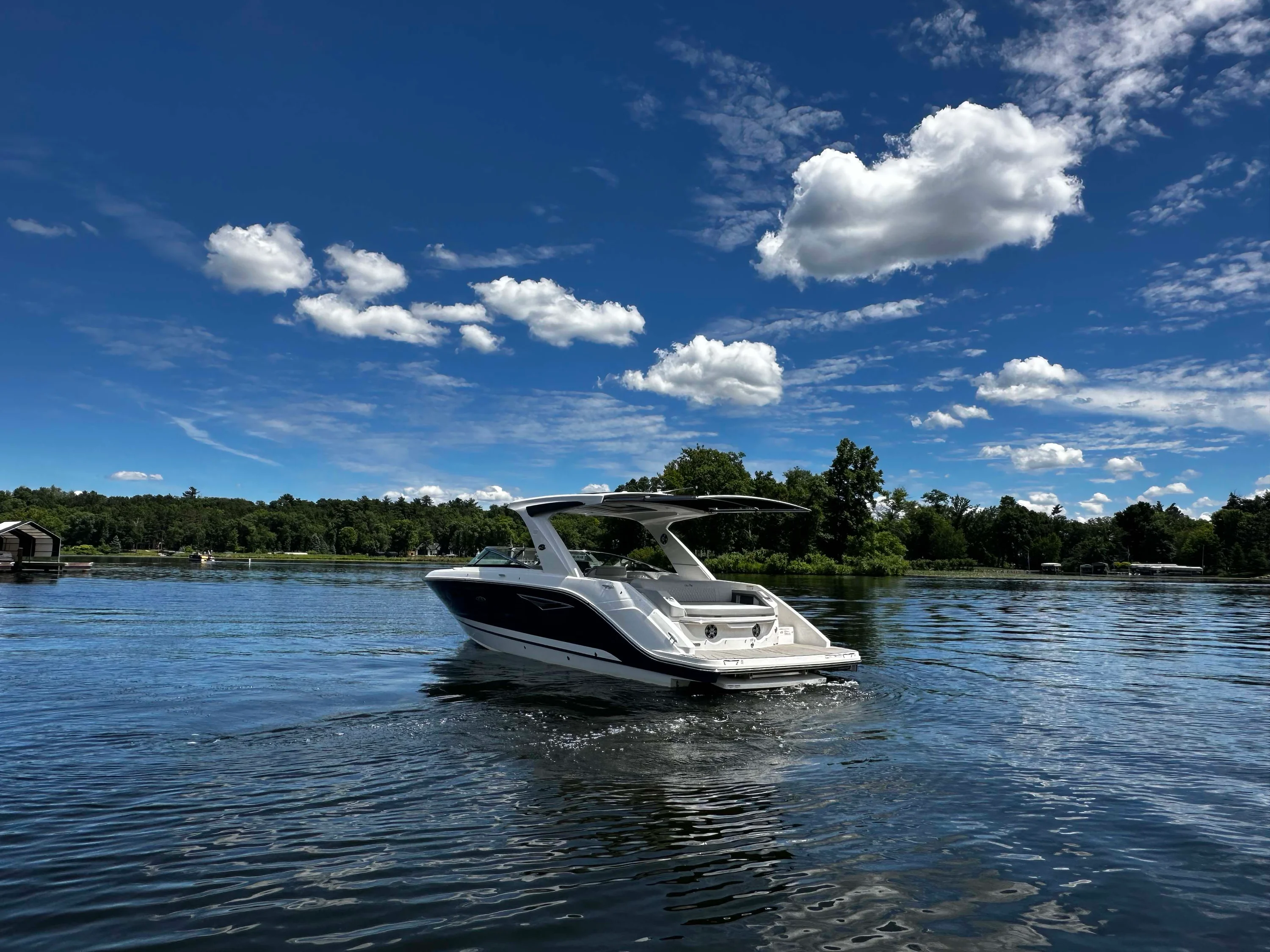 2026 Sea Ray SLX 310 Image Thumbnail #2