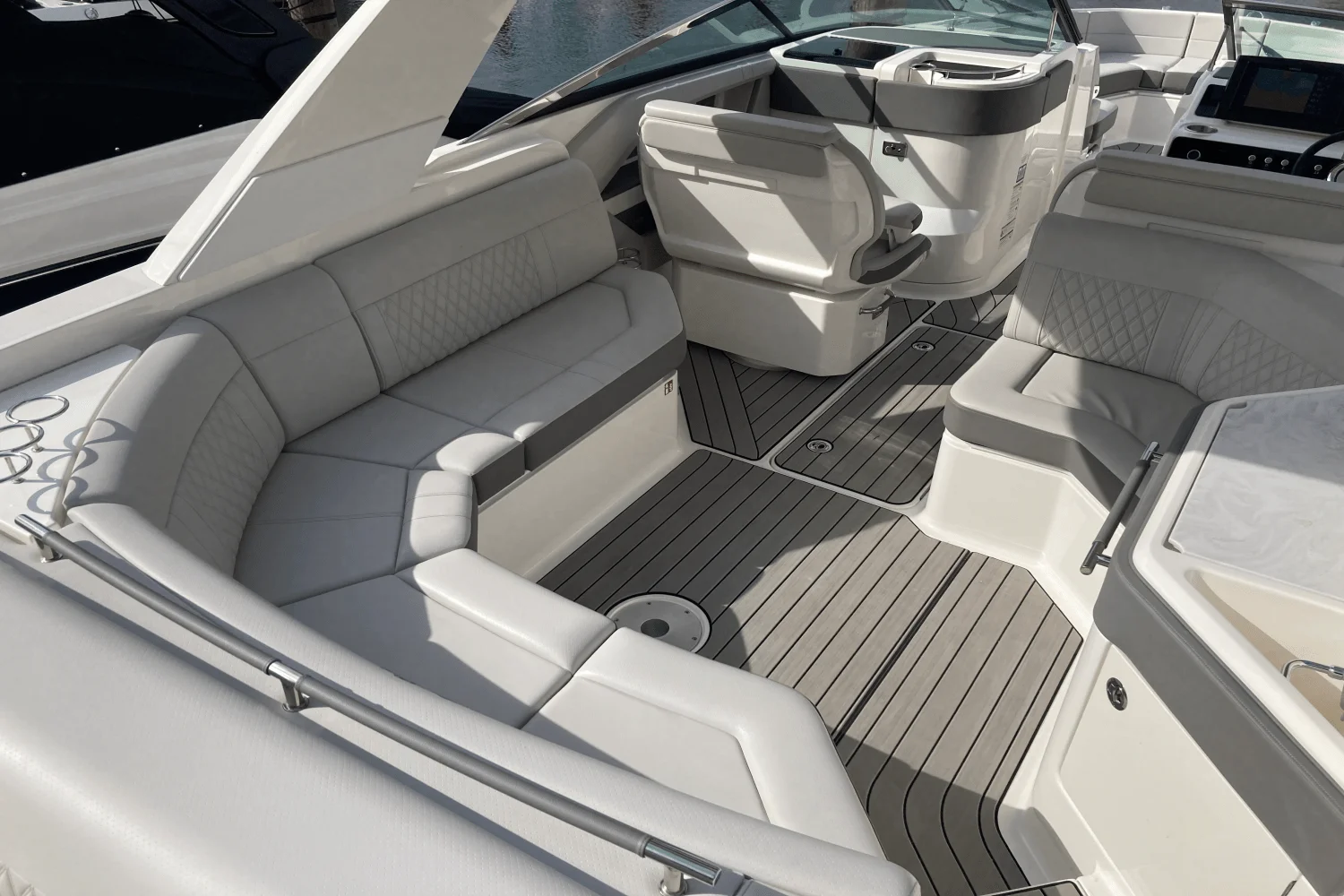 2026 Sea Ray SLX 310 Image Thumbnail #17