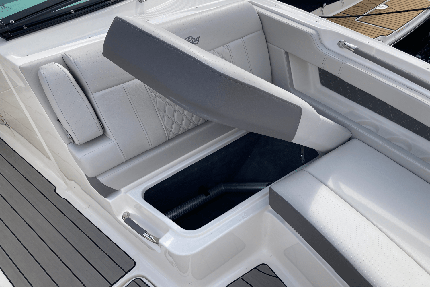 2026 Sea Ray SLX 310 Image Thumbnail #33