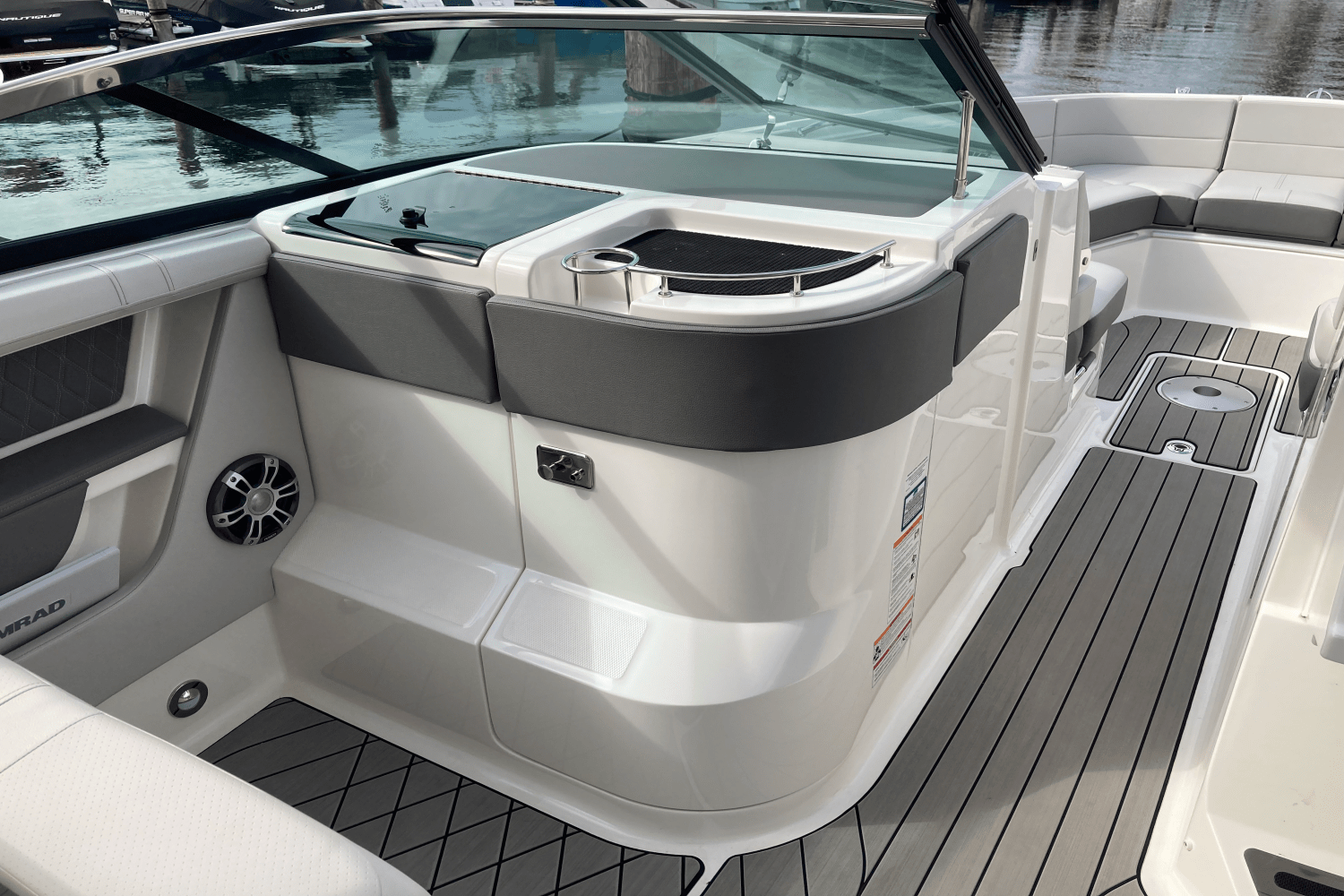 2026 Sea Ray SLX 310 Image Thumbnail #24