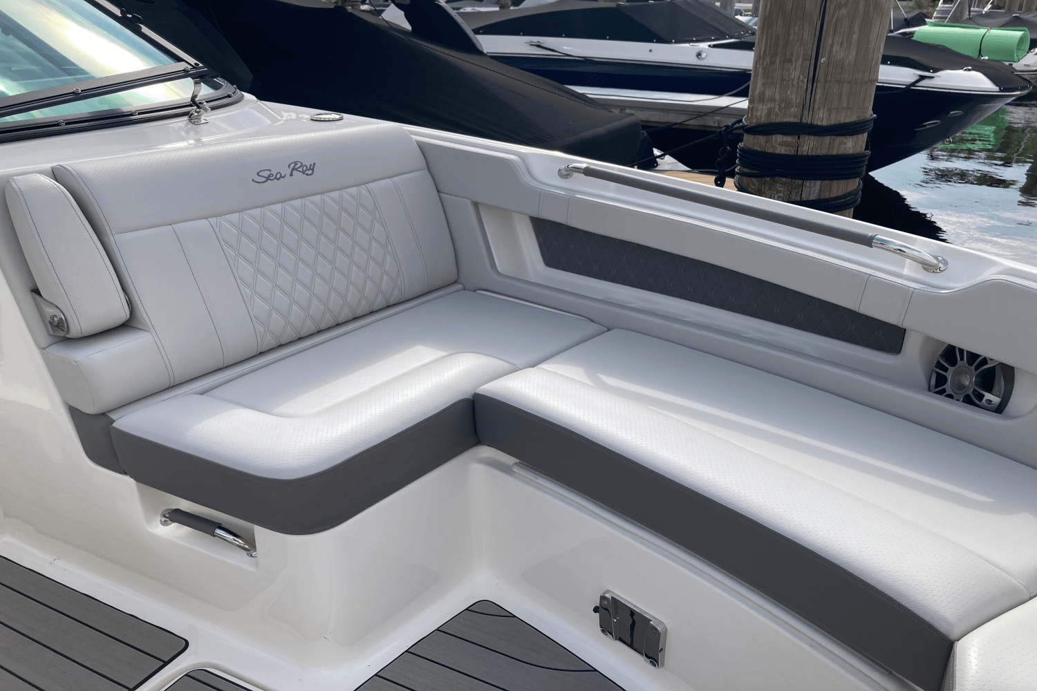 2026 Sea Ray SLX 310 Image Thumbnail #32